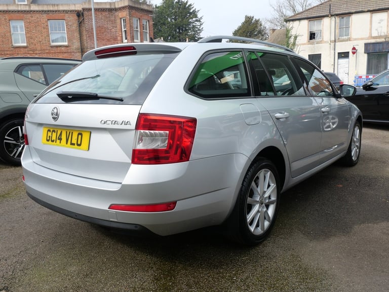 2014 Skoda Octavia 2.0 TDI Elegance DSG Euro 5 (s/s) 5dr Only 32000 Miles