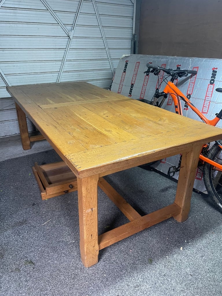 image for Solid oak table 
