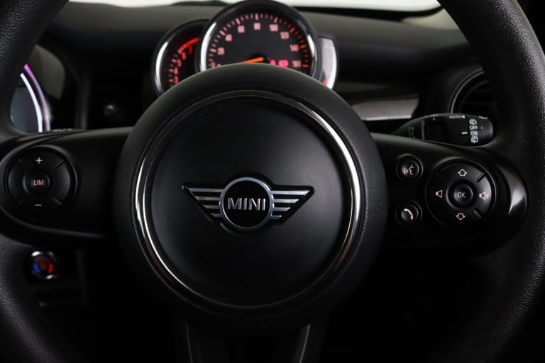 2020 MINI Hatch 1.5 One Classic Euro 6 (s/s) 5dr HATCHBACK Petrol Manual