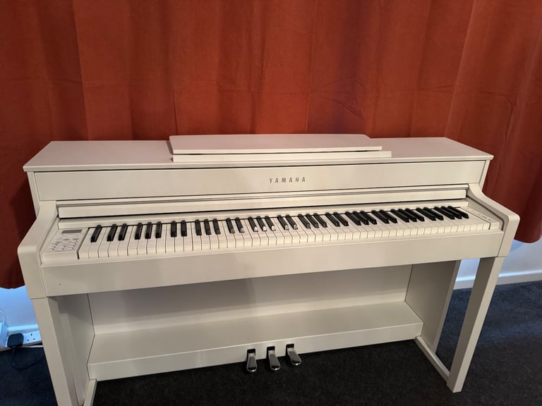 White wood Yamaha Clavinova digital piano 