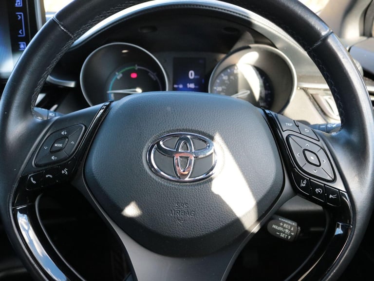 2017 Toyota C-HR 1.8 VVT-h Icon SUV 5dr Petrol Hybrid CVT Euro 6 (s/s) (122 ps) HATCHBACK Petrol/...