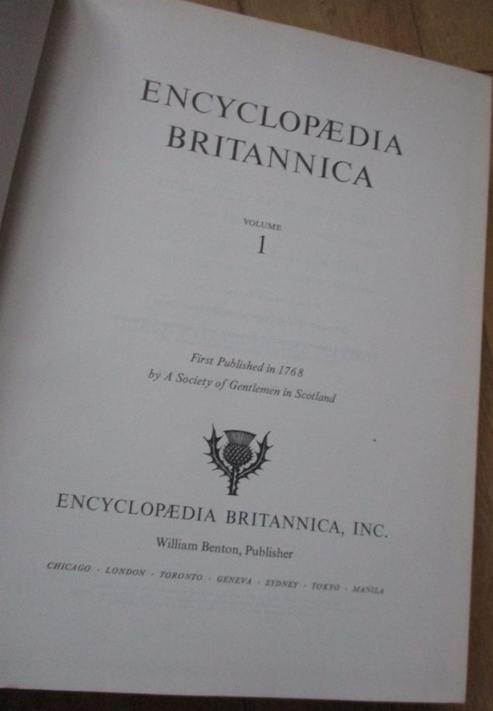 Encyclopedia Britannica Full Set - 1968 200th Anniversary - 23 + 4 Volumes