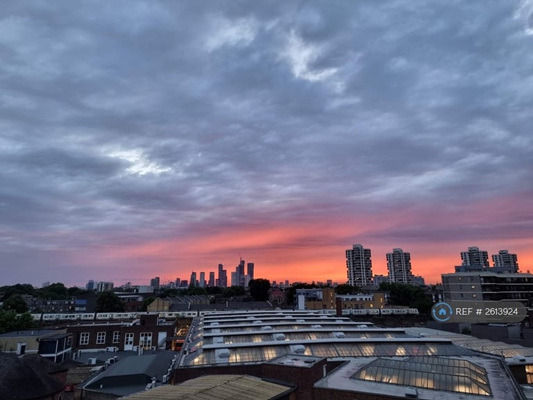 2 bedroom flat in Camberwell Passage, London, SE5 (2 bed) (#2613924)