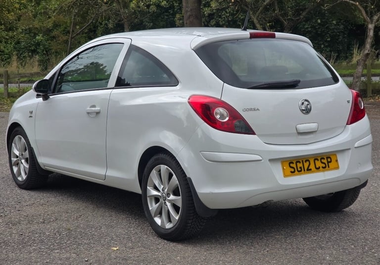 VAUXHALL CORSA 1.2 PETROL MANUAL IN TOP CONDITION. MOT SEPT 2026 SERVICE HISTORY