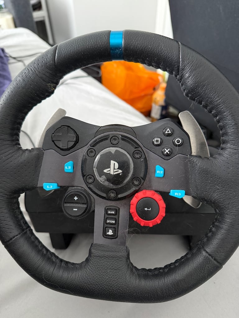 image for G29 steering wheel wiv pedal