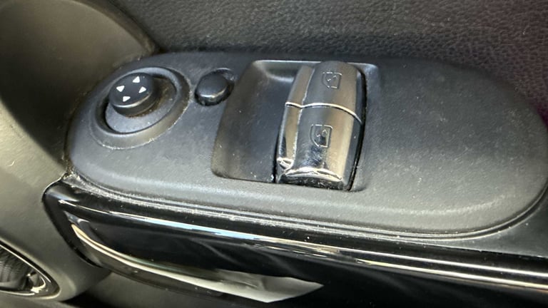 2017 MINI Hatch 1.5 Cooper Seven 3dr Auto Hatchback Petrol Automatic