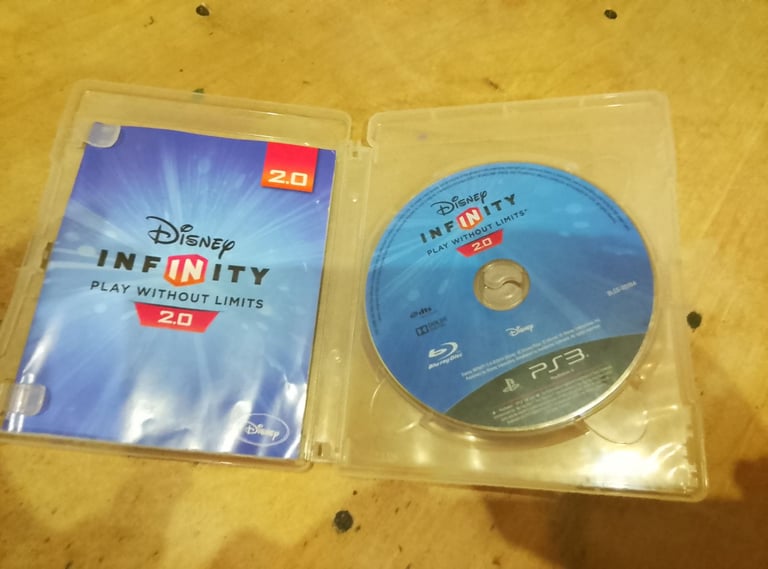200 DVDS Blue Ray Playstation Games Xbox Games 