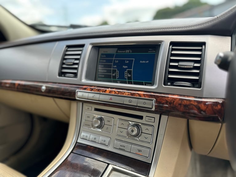 JAGUAR XF 3.0d V6 Premium Luxury