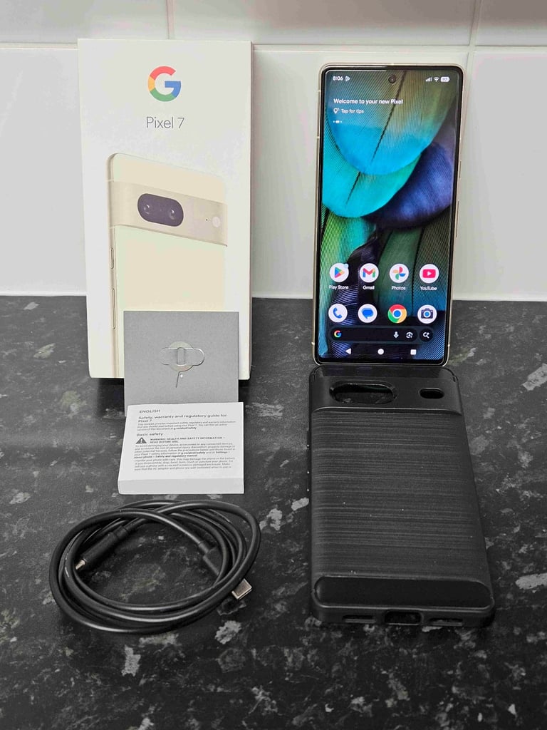 Google Pixel 7 5G Mobile Phone, Lemongrass Edition, 8GB RAM, 256GB Storage, Dual SIM, Unlocked.