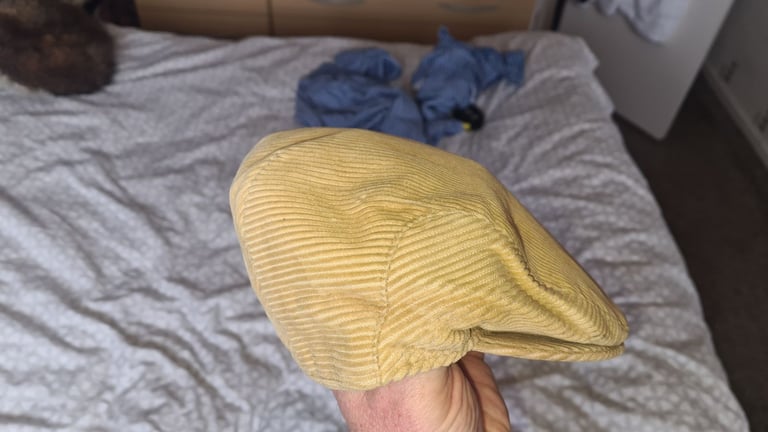 image for Redhills size xxs/ 55cm/ 6 6/8ths flat cap, beige/ cream corduroy. Excellent condition 