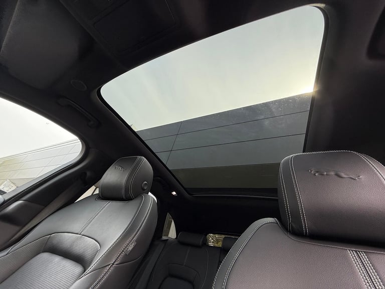 2022 Jaguar F-Pace 2.0 D200 MHEV R-Dynamic Black SUV 5dr Diesel Auto AWD Euro 6 (s/s) (204 ps) ES...