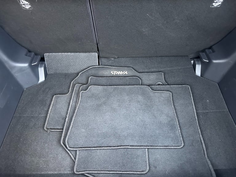 2022 Toyota Yaris 1.5 Hybrid Design 5dr CVT HATCHBACK Petrol/Electric Hybrid Automatic