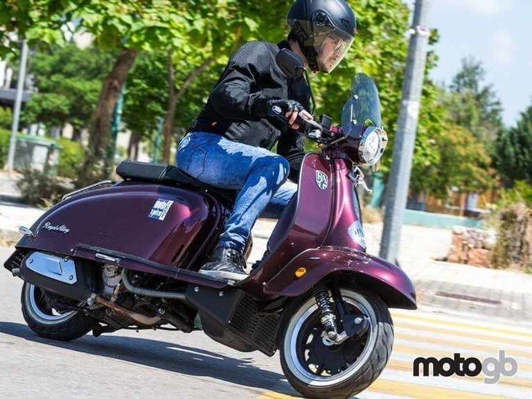 image for Royal Alloy TG 125cc S a Modern Classic Retro Automatic Moped Scooter For Sal...