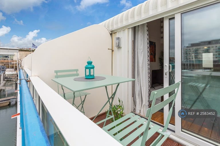 image for 1 bedroom flat in Western Concourse, Brighton, BN2 (1 bed) (#2583452)