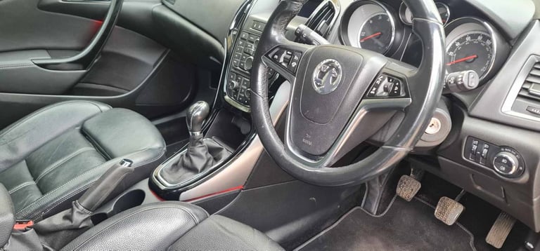 Vauxhall, ASTRA, Estate, 2015, Manual, diesel 5 doors