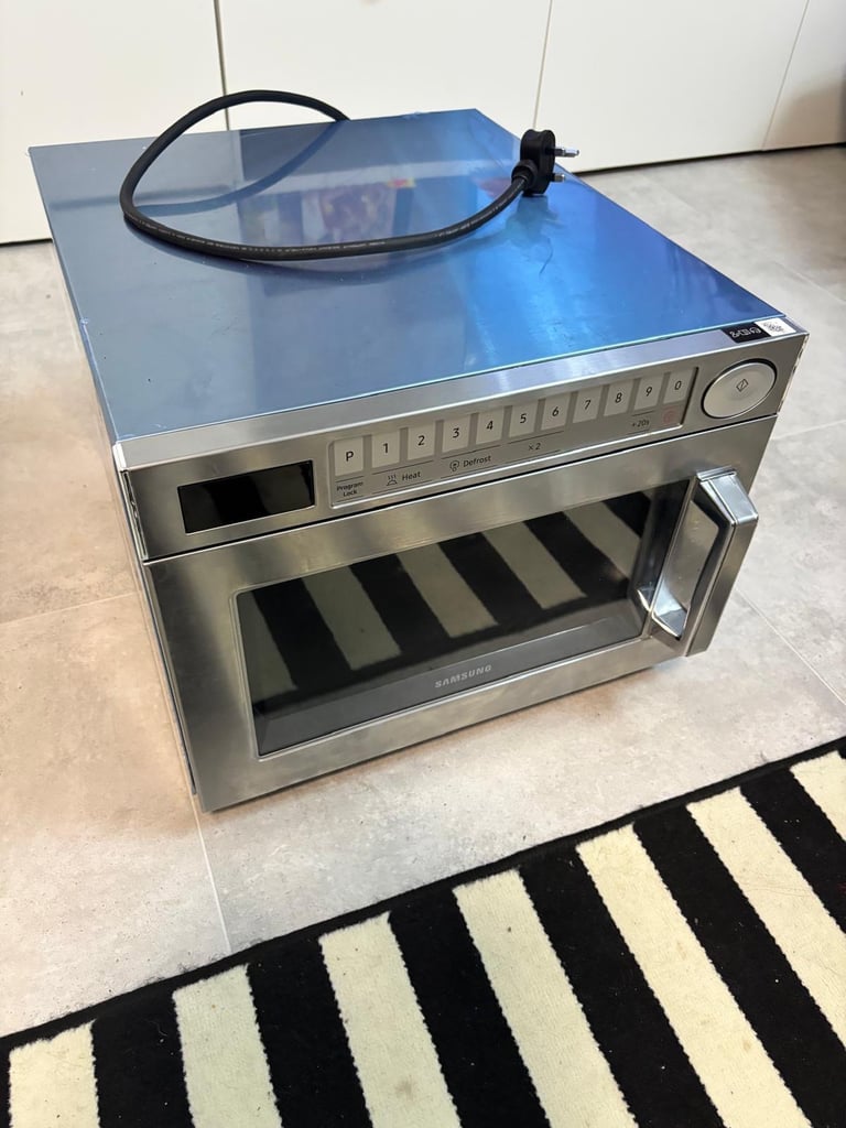 image for Samsung Commercial Microwave Digital 26Ltr 1850W - BRAND NEW