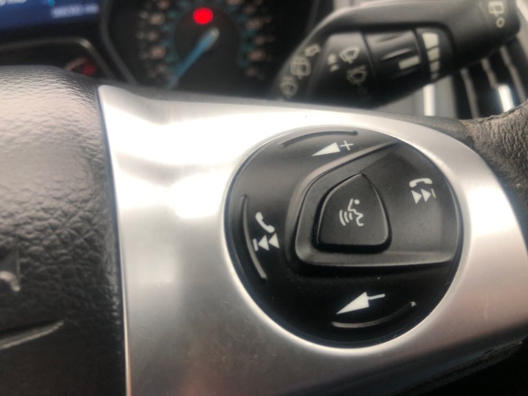 2014 Ford Focus 1.6 TDCi 115 Zetec Navigator 5dr ESTATE Diesel Manual