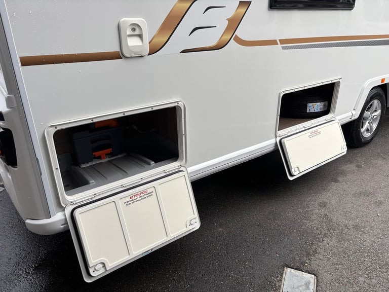 2019 Bailey Phoenix Vogue 642 SE Fixed Beds, End Washroom, 12 Months Warranty