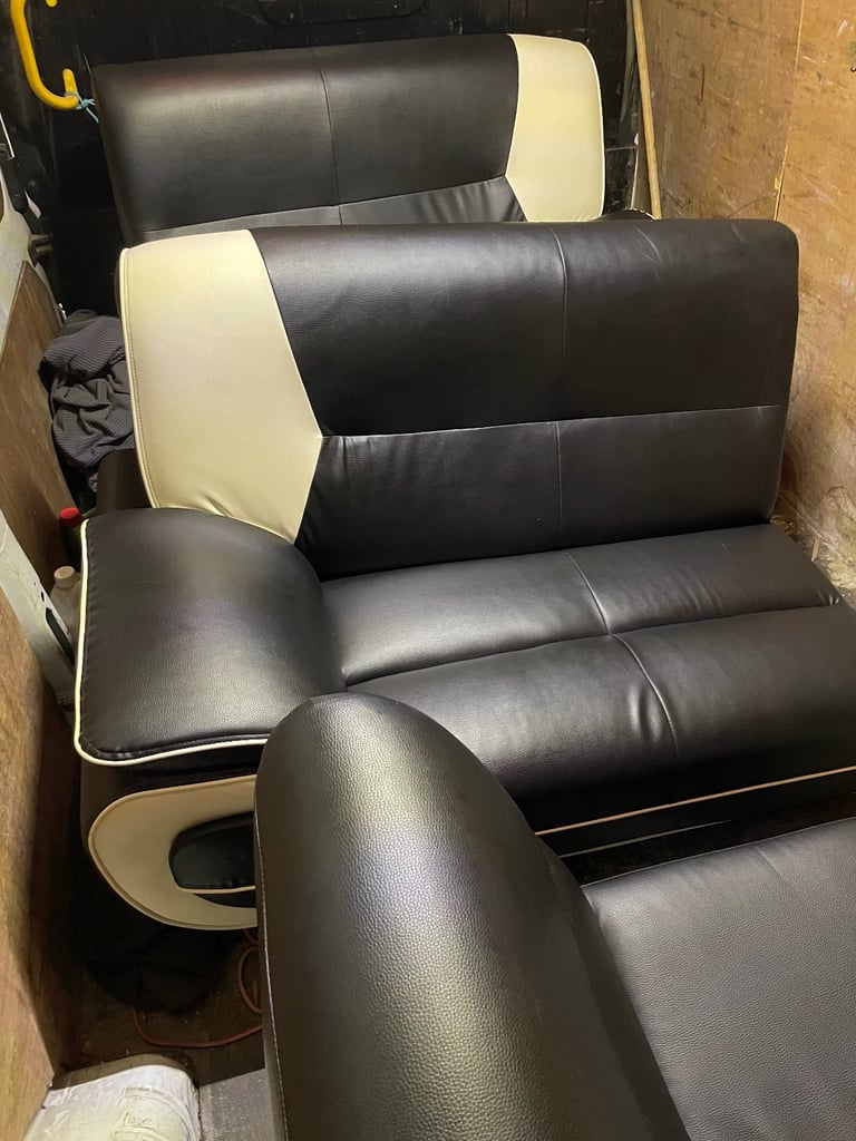 Black and white leather corner sofa / couch 🚚 DELIVERY AVAILABLE 🚚