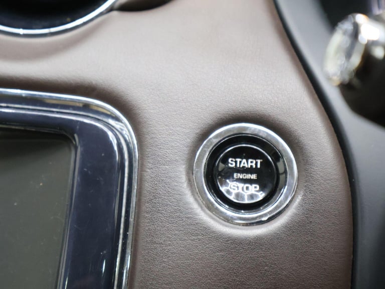 2010 Jaguar XJ 3.0d V6 Portfolio 4dr Auto SALOON DIESEL Automatic