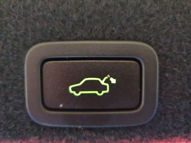 2016 Volvo XC60 2.4 D4 R-Design Lux Nav Auto AWD Euro 6 (s/s) 5dr ESTATE Diesel Automatic