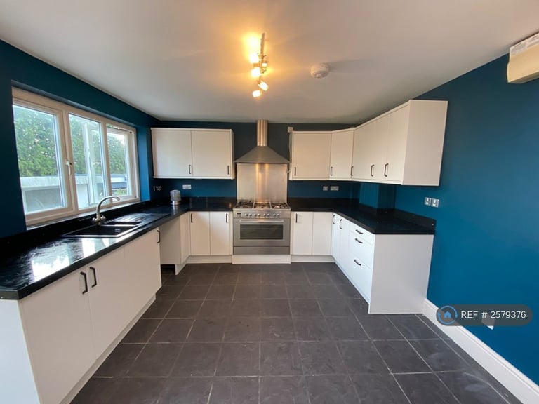3 bedroom house in Garfield Avenue, Bridgend, CF31 (3 bed) (#2579376)