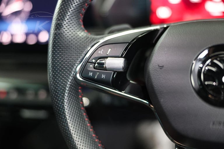 SKODA OCTAVIA 1.4 TSI iV 13kWh vRS DSG Euro 6 (s/s) 5dr 2024