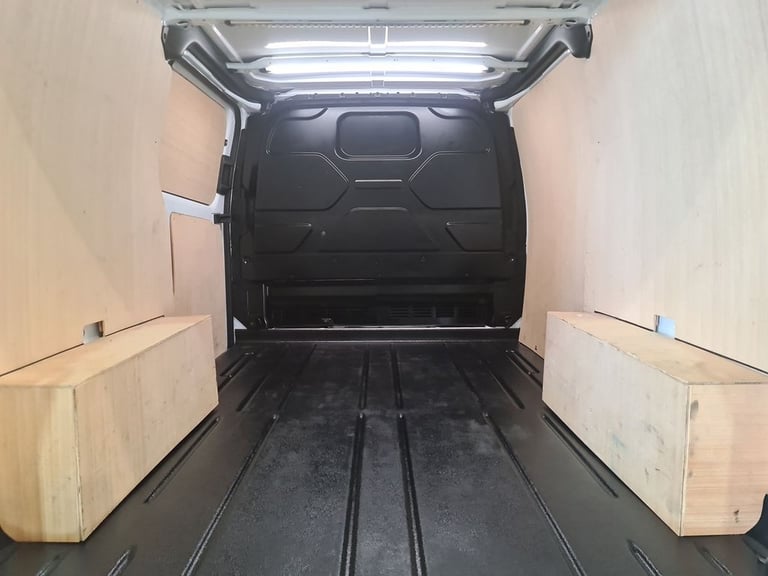 FORD TRANSIT CUSTOM 2.0 300 ECOBLUE LIMITED P/V L1 H1 170 BHP SWB DIESEL