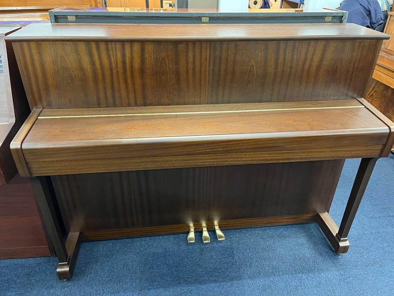 Upright Piano Yamaha  P110N 88 Key (FREE LOCAL DELIVERY TN157 KENT) fully Regulated and Tuned