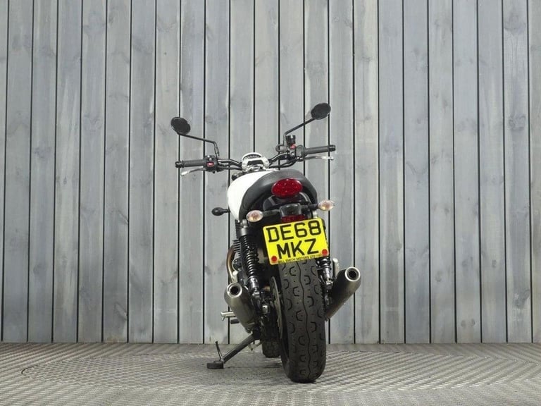 2018 68 TRIUMPH STREET TWIN 900