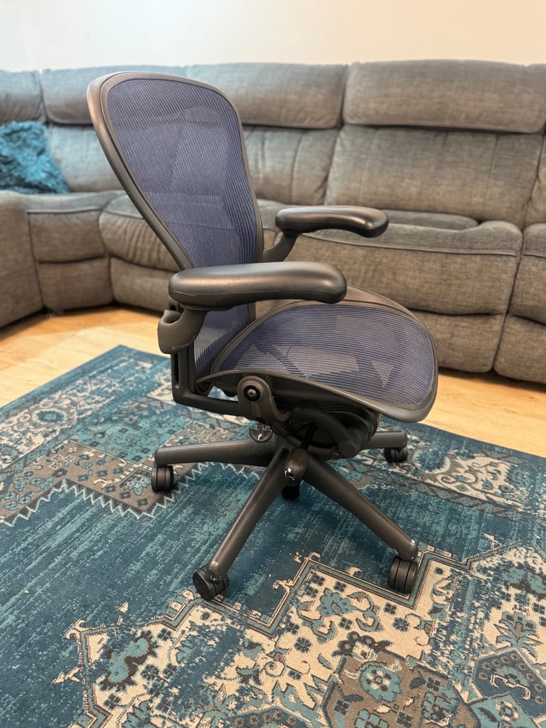 Herman Miller Aeron B 
