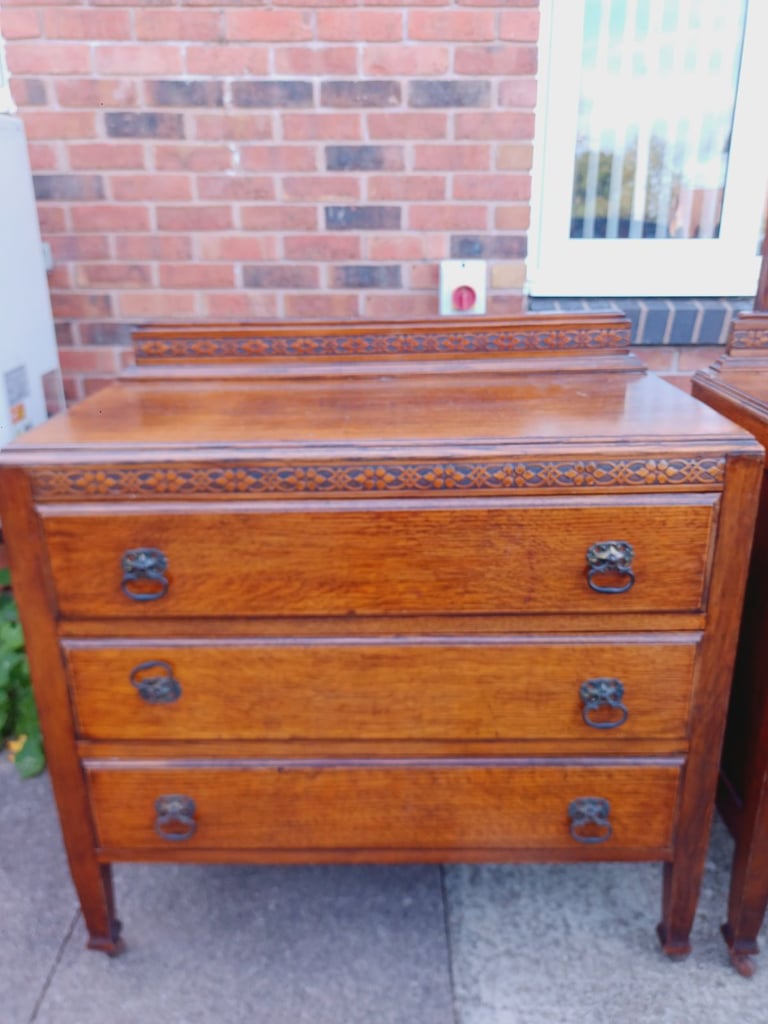 image for Gorgeous solid oak chest of drawers, Open to Offers