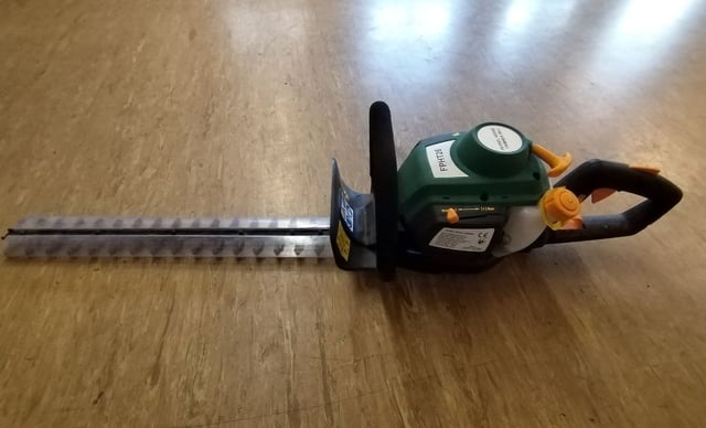 Bq Clearance B And Q Hedge Trimmers Cordless B&Q Hedge Trimmer In