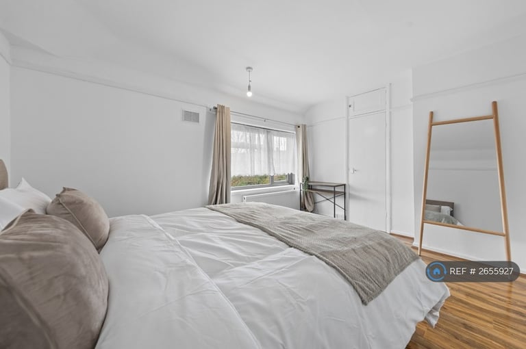 4 bedroom house in New Parks Boulevard, Leicester, LE3 (4 bed) (#2655927)