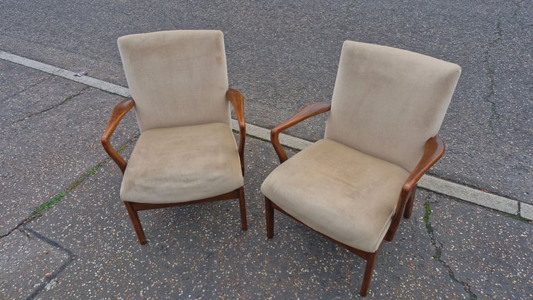 image for 2× Parker knoll fireside chairs model 754 in beige