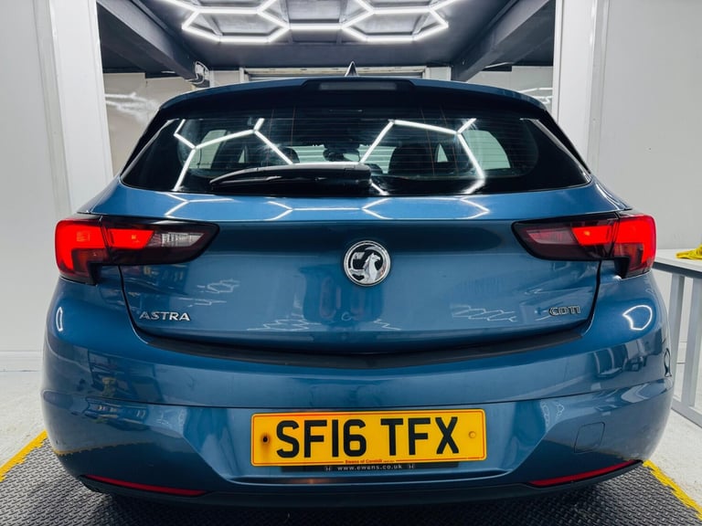 2016 Vauxhall Astra 1.6 CDTi BlueInjection SRi Nav Euro 6 (s/s) 5dr HATCHBACK Diesel Manual
