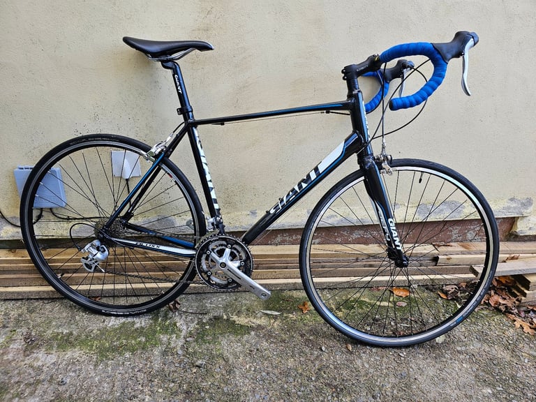 Giant Defy 5 Road Bike / Serviced / 