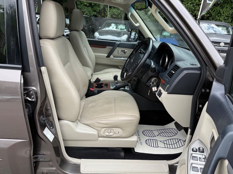 2013 Mitsubishi Shogun 3.2 DI-DC [197] SG3 5dr Auto ESTATE DIESEL Automatic