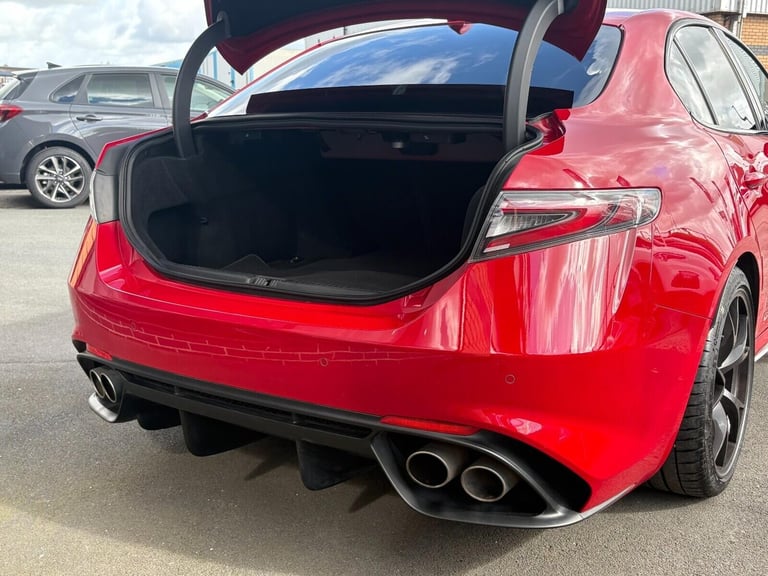 2022 Alfa Romeo Giulia 2.9 V6 Bi-Turbo Quadrifoglio Saloon 4dr Petrol GPF Auto Euro 6 (s/s) (510 ...