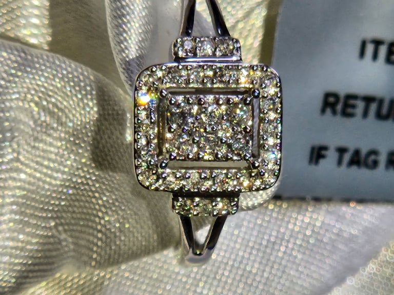 9ct White Gold Size M 32 Diamonds half Eternity Ring SGL Certification New Gold