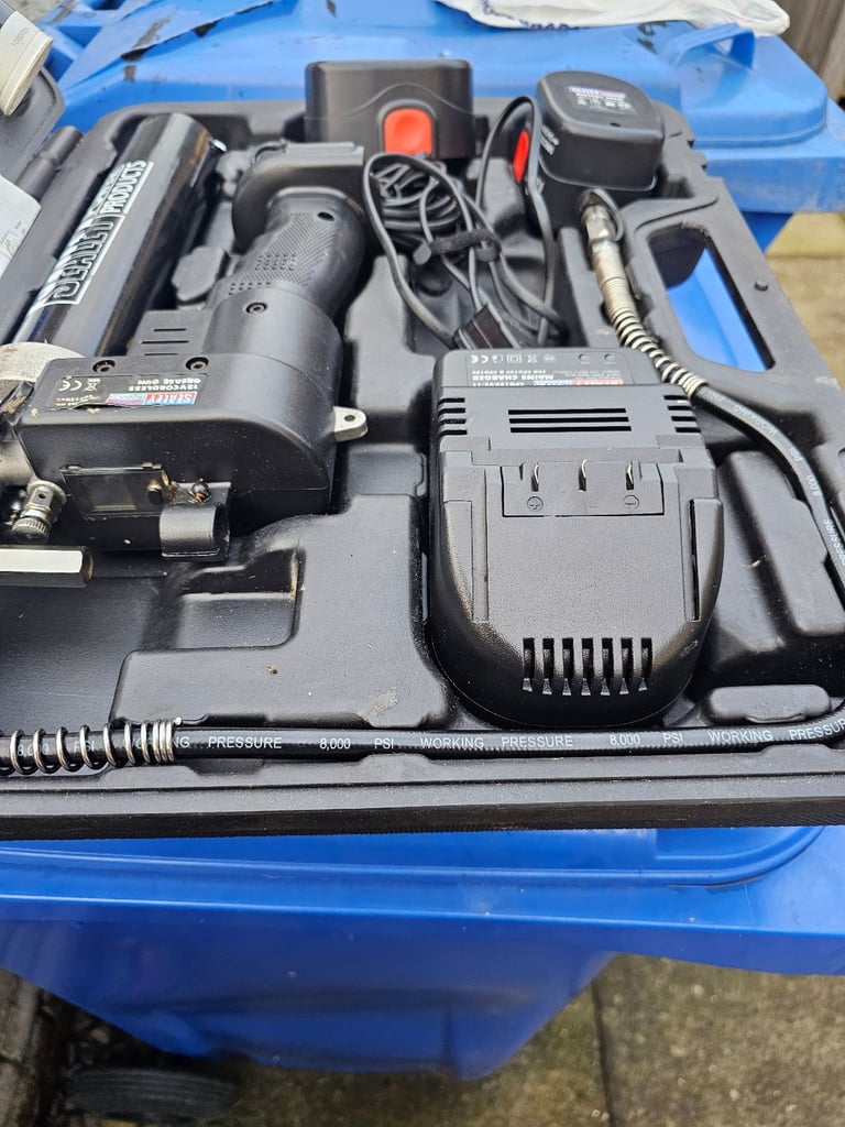 Grease gun 