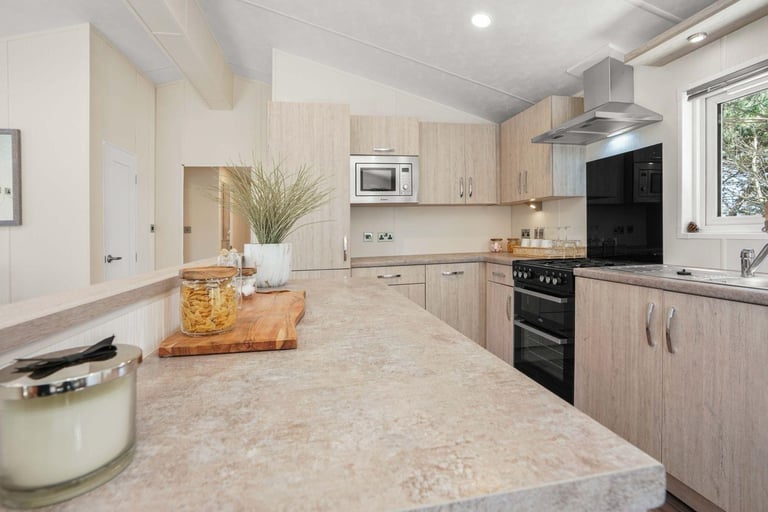 BRAND NEW STATIC LODGE FOR SALE ON BROADLAND SANDS HOLIDAY PARK 