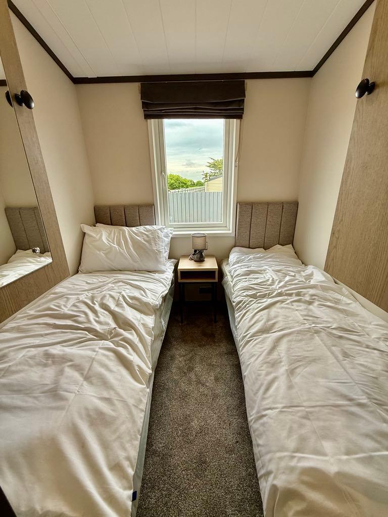 South Coast Seaside 8 Berth Lodge Finance Available CALL TOM [Phone number removed]