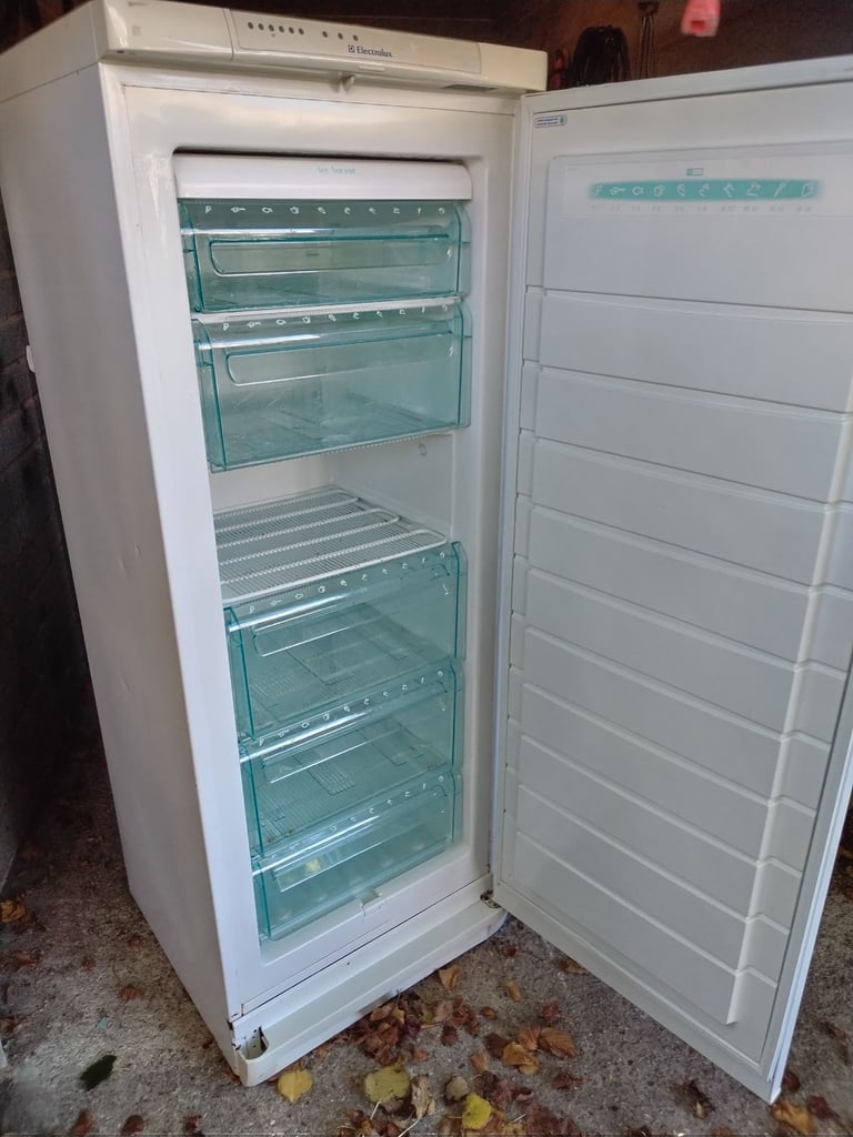 Freezer upright 5ft x 2 inch high good condition good working order can deliver local 