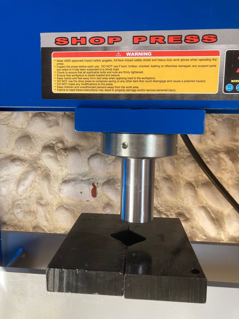 Almost new 20 ton Hydraulic Press for sale
