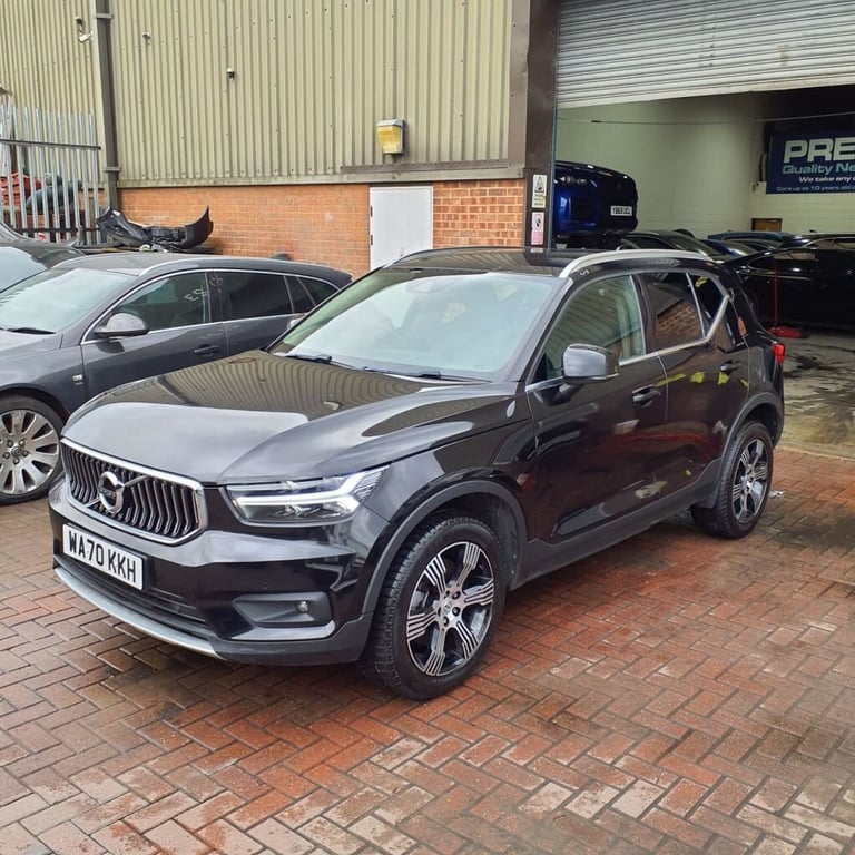 2020 70 VOLVO XC40 2.0 B4 INSCRIPTION MHEV 5D 195 BHP
