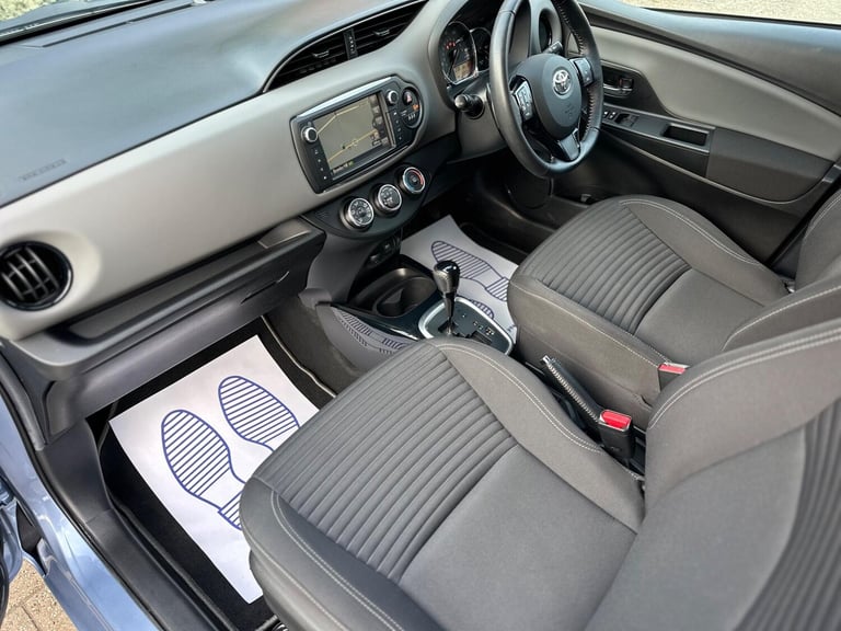 2016 Toyota Yaris 1.33 Dual VVT-i Design Multidrive S Euro 6 5dr HATCHBACK Petrol Automatic