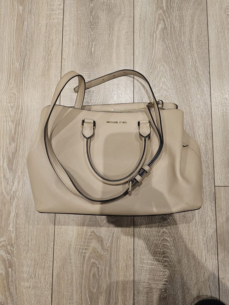 image for Michael kors Savannah Oyster satchel