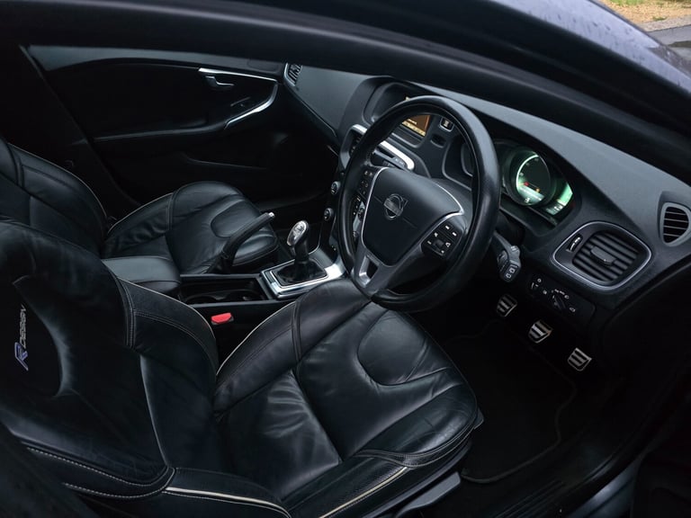 2013 Volvo V40 D3 R DESIGN 5dr HATCHBACK Diesel Manual