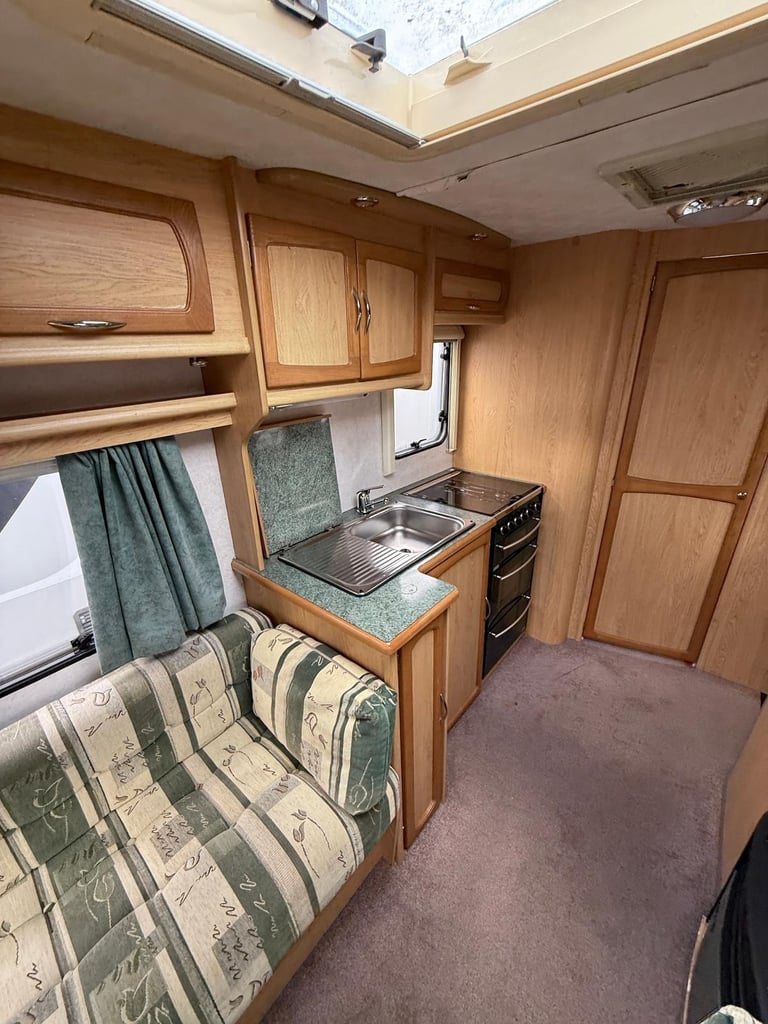 Elddis Odyssey 482 Full Rear Bathroom
